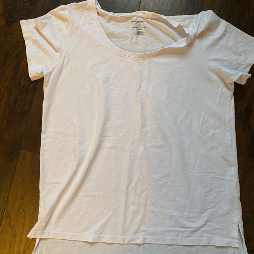 Plain white tshirt. No stains